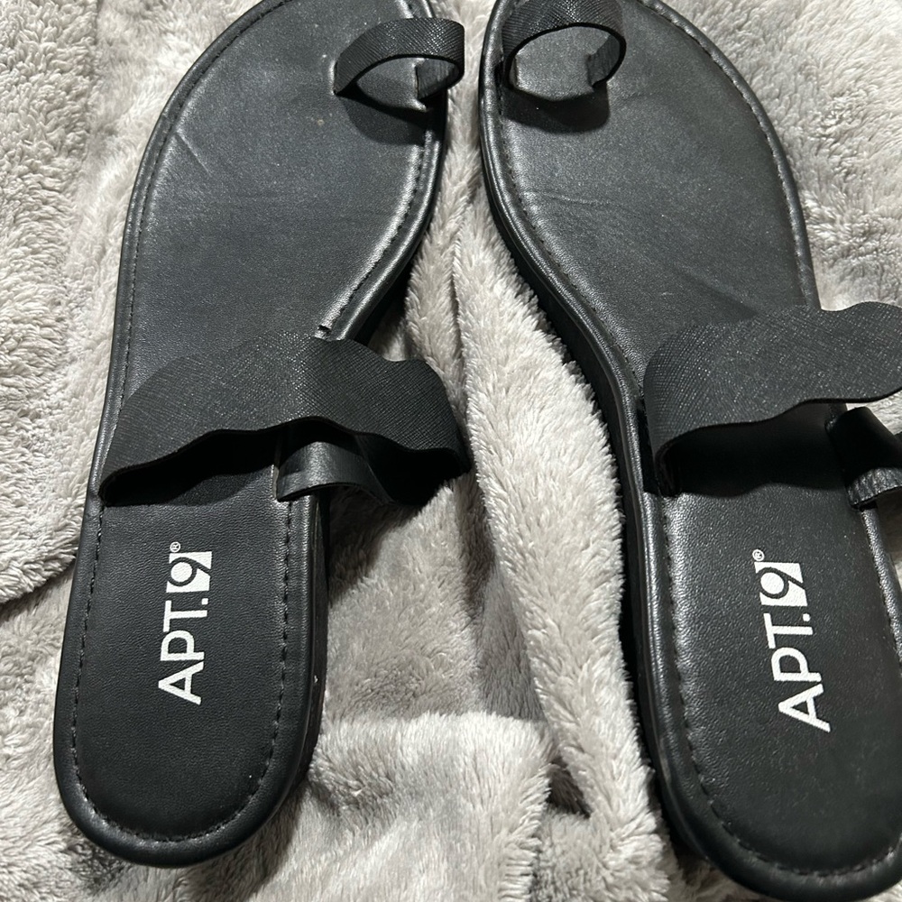 Apt 9 candles black size 10